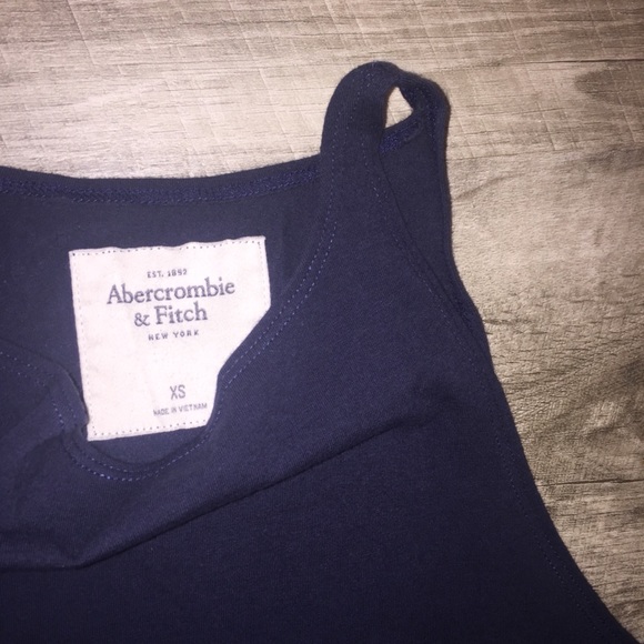 🆕A&F Adin Crop Top - Picture 3 of 4